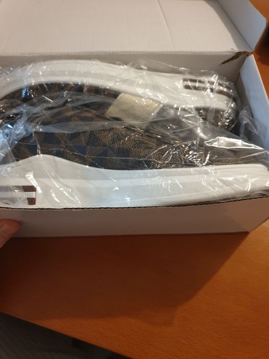 Ténis novos 40 castanho