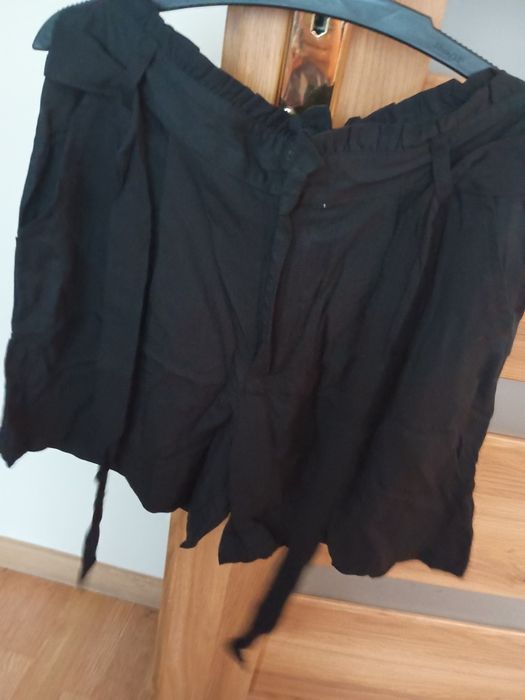 Nowe spodenki z paskiem Sinsay