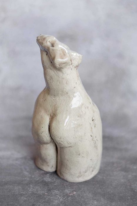 Ręcznie wykonana rzeźba ceramiczna Kobieta