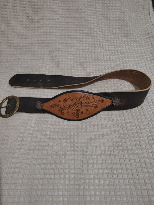 Два вінтажних етнічних пасеа з, монетами