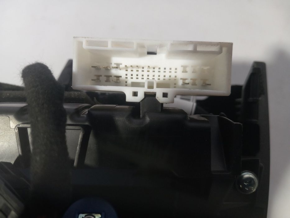Moldura da consola central / rádio / aro KIA Carens IV