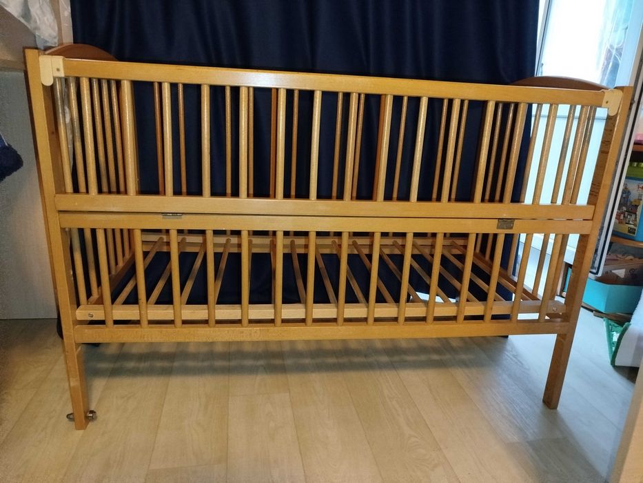 Дитяче ліжечко колиска