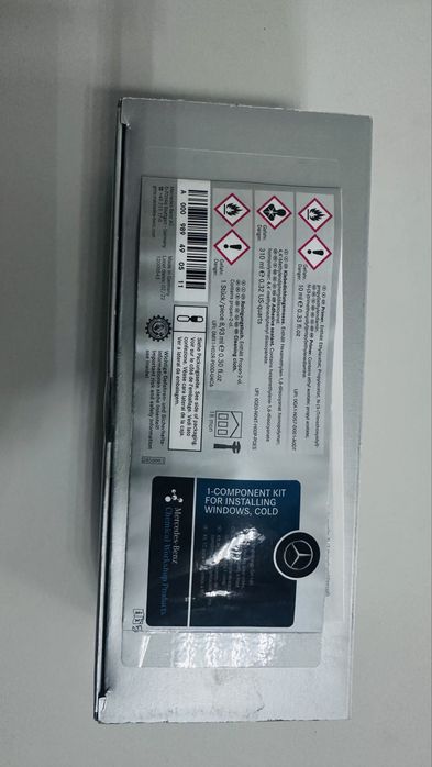 Mercedes Клей для скла A000989490511