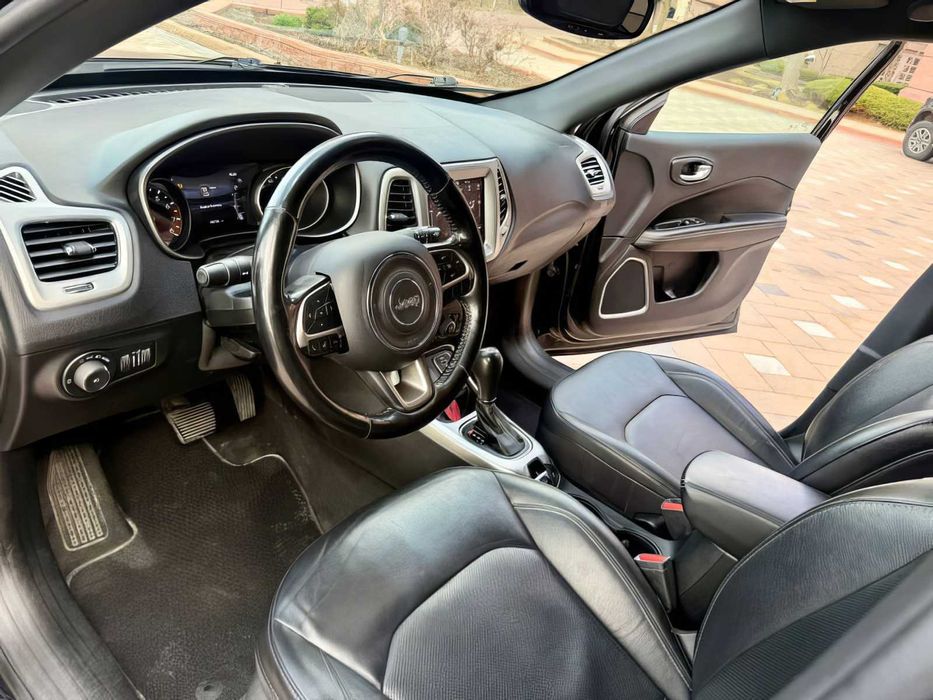 Jeep Compass 80th Anniversary Edition      2021