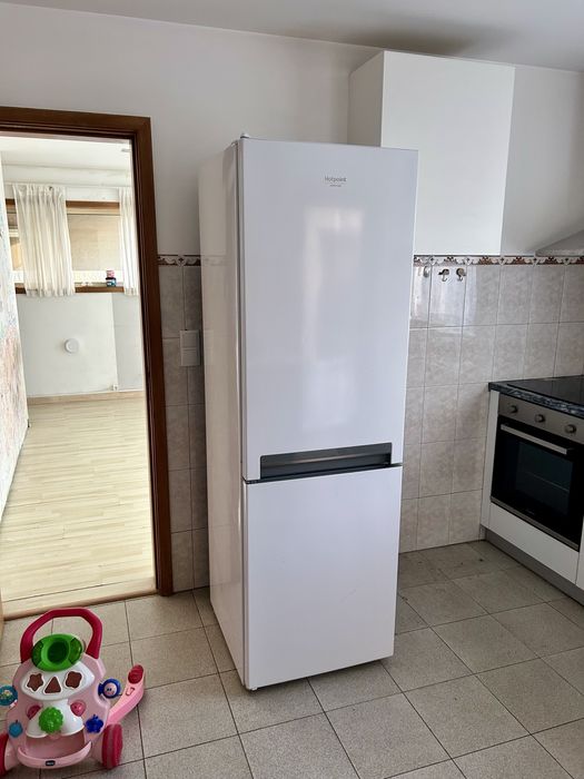 Frigorífico Ariston Hotpoint H8 A1E W