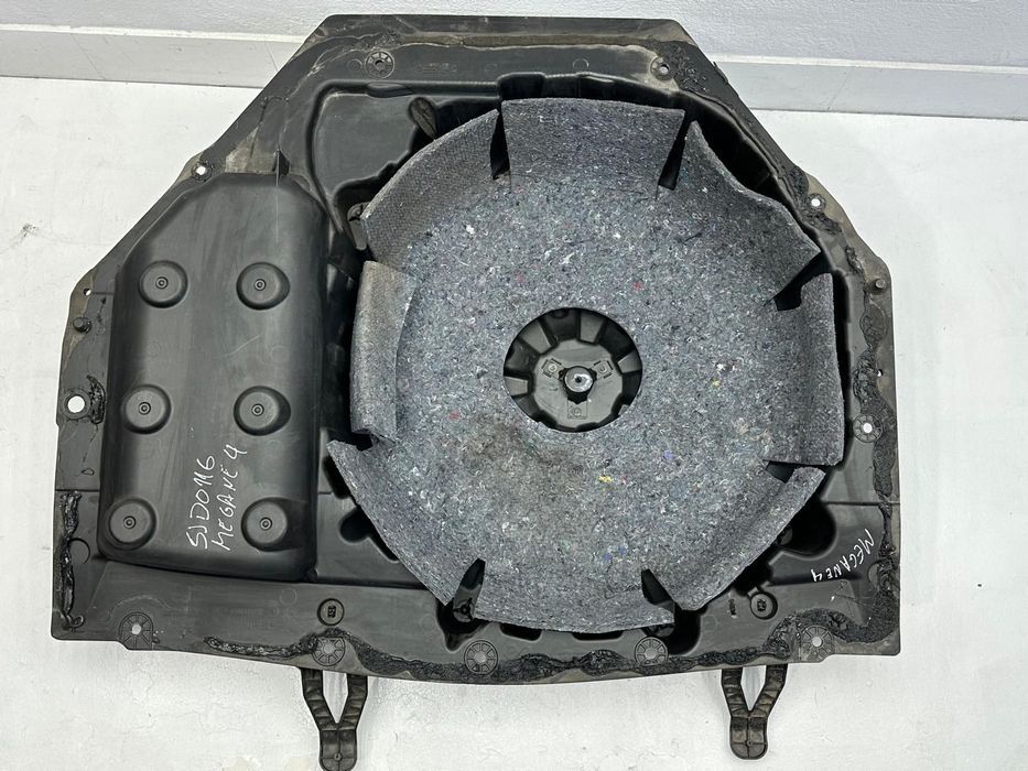 Bacia Fundo Mala / Base Pneu Suplente - Renault Megane IV (2016)