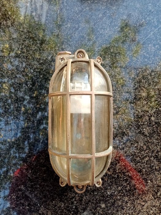 Candeeiro Náutico / Naval Antigo em Bronze – Peça Vintage
