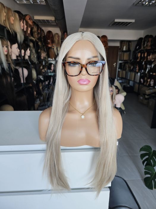 Długa peruka premium Stella jasny słowiański blond naturalny efekt