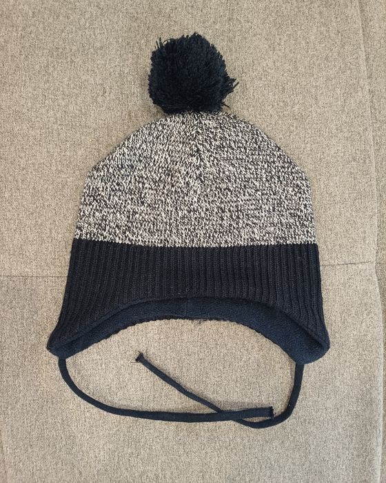 Czapka z pomponem na dziecko 1-2 lata H&M - stan bardzo dobry