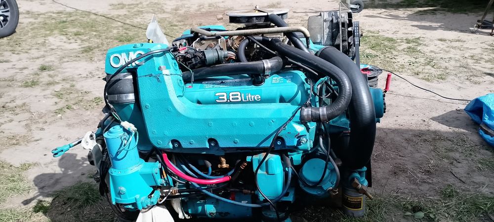 jacht motorowy motorówka silnik OMC Cobra 3,8 V6