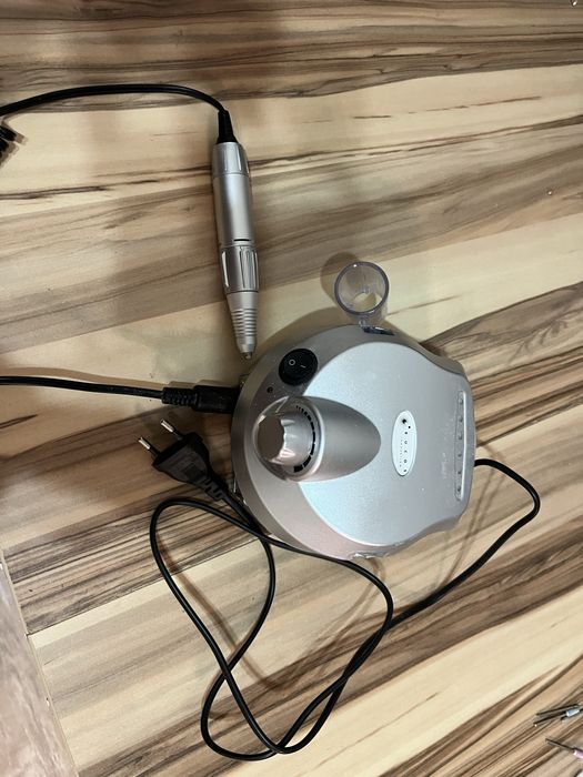 Новий фрейзер + лампа для манікюру . Нові