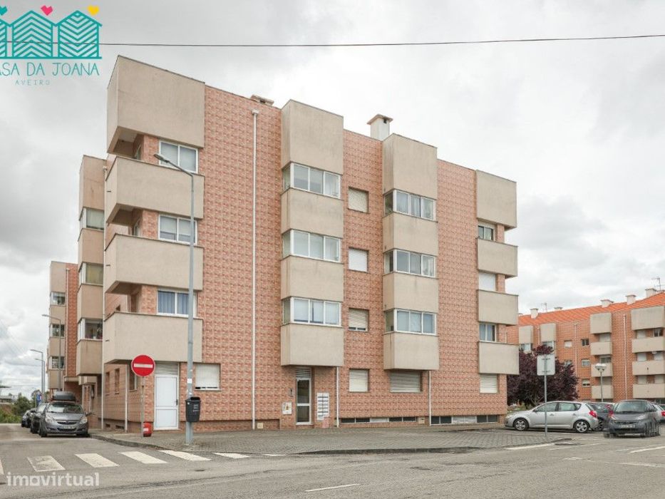 Apartamento T2 com Lugar de Garagem em Esgueira