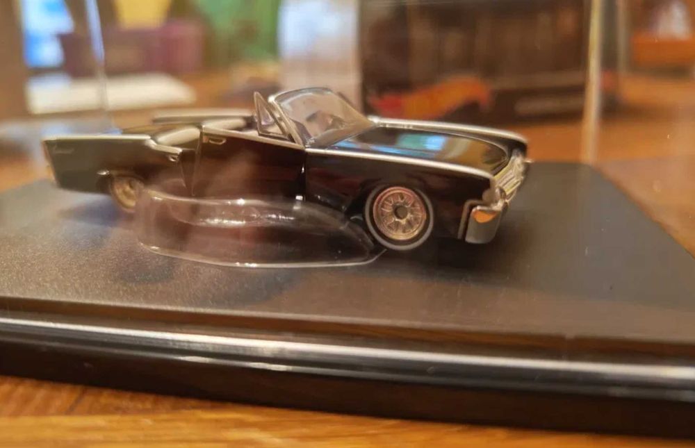 Hot Wheels Lincoln Continental 1961 HMY24 factory error x2