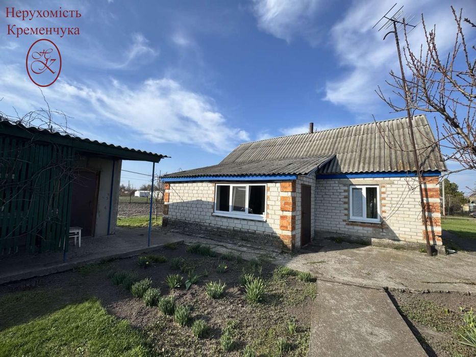 Продаж / Будинок / передмістя/СЕРТИФІКАТ