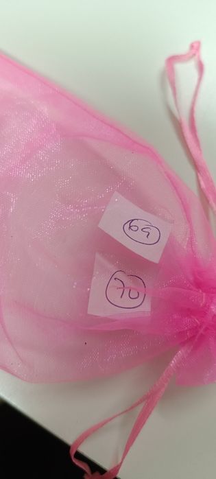 Brincos compridos de senhora, em metal, 2 folhas cada brinco.