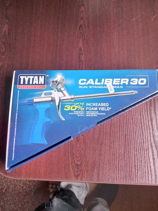 Tytan pistolet do pianki ,kleju