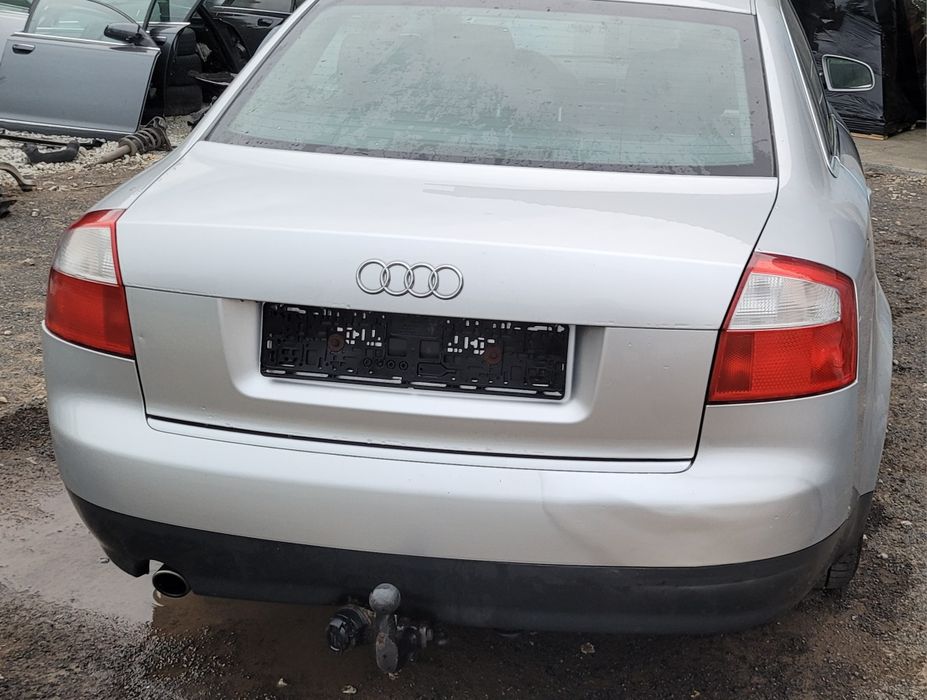 ZDERZAK TYLNY tył Audi A4 B6 Sedan 2002r LY7W