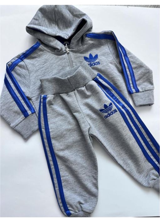 Спортивний костюм adidas