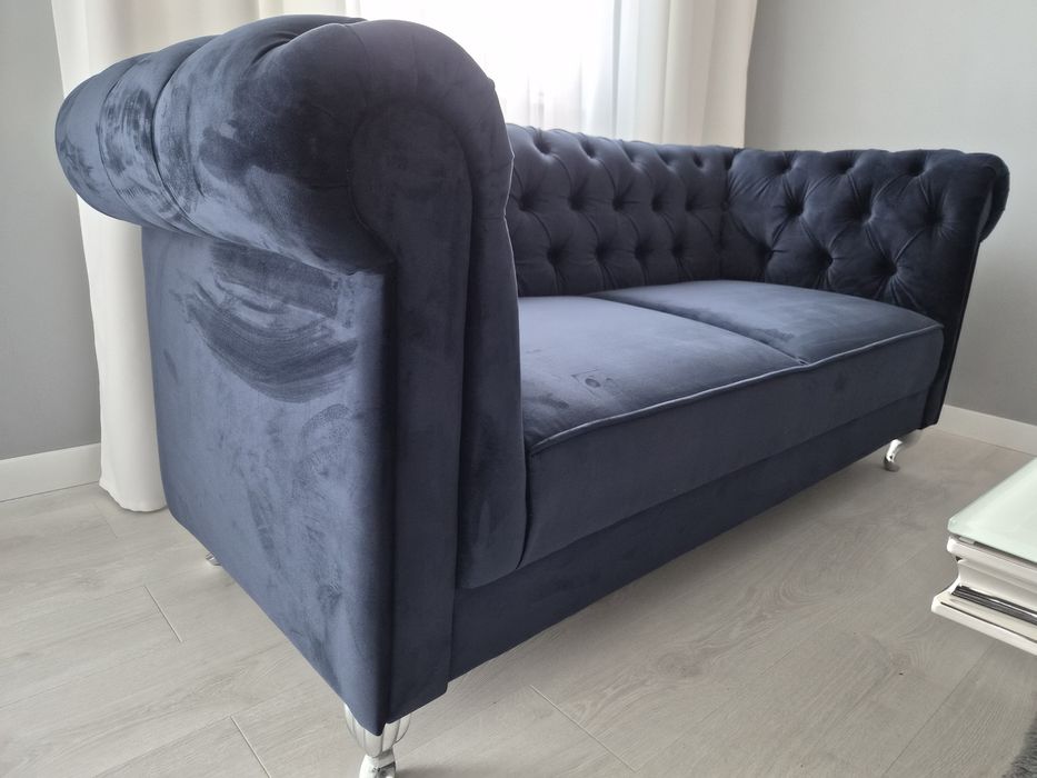 Sofa dwuosobowa Chesterfield