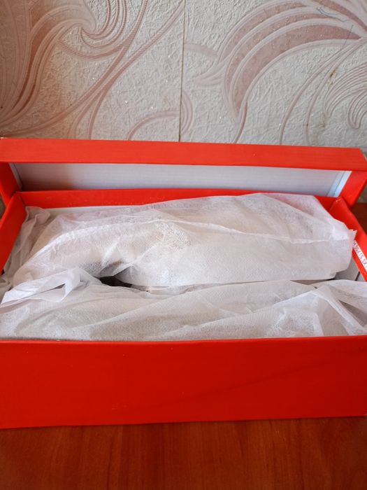 Туфлі лофери кросівки