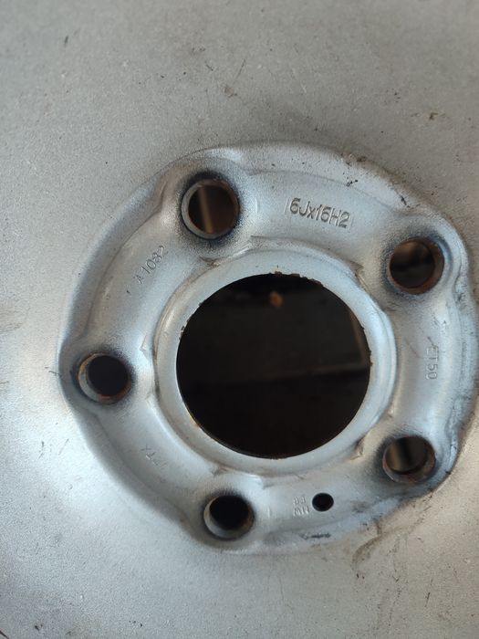 Диски металеві r16 renault trafic duster 5.1143 et50 dia 66.1