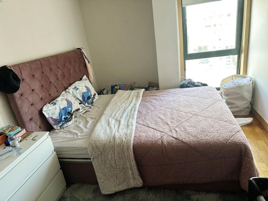 Cama de casal King Size , colchão e estrutura ,