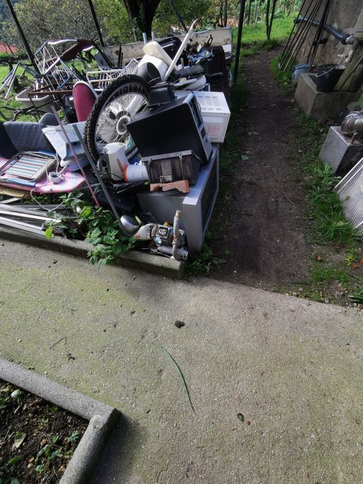 Recolha de ferro velho eletrodomésticos móveis recheios de casas etc