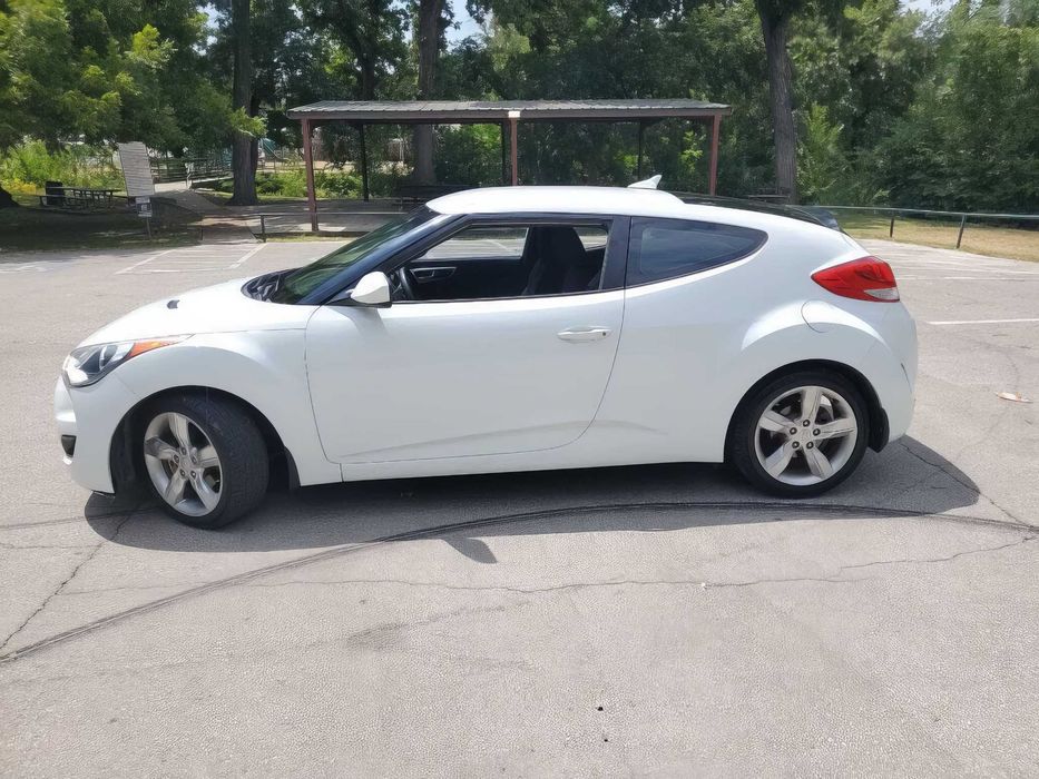 Hyundai Veloster      2015