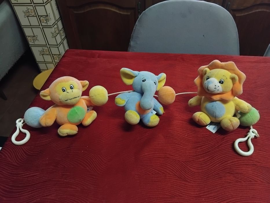 Lote de Brinquedos Bebé e mealheiro
