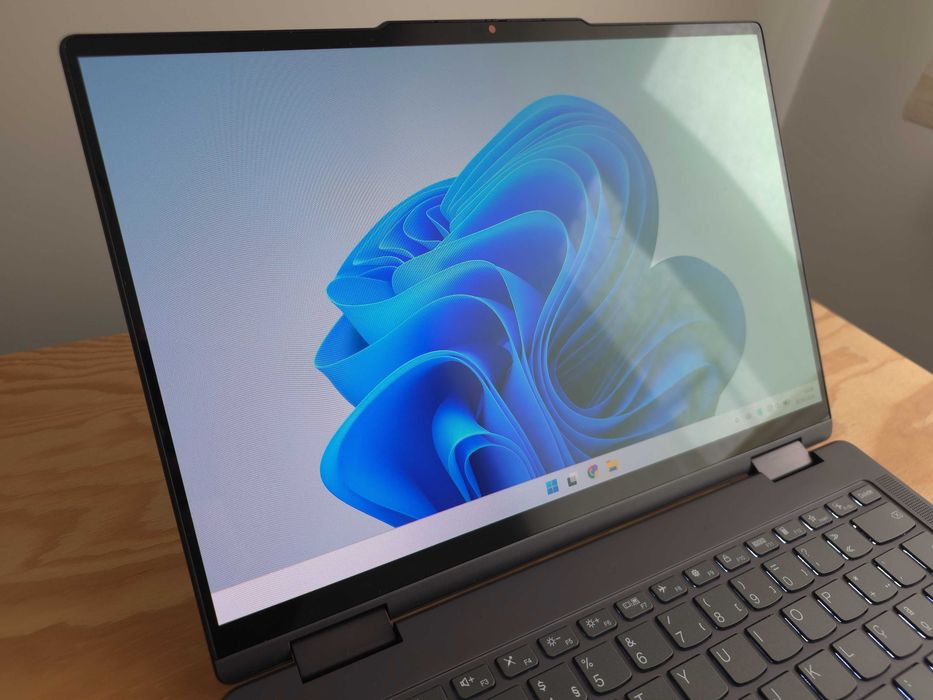 Portátil Yoga 7 2-in-1 Gen 9 (14'' AMD) OLED - 1TB NVME - USB4 - TouchScreen - Ryzen 7 - 780M