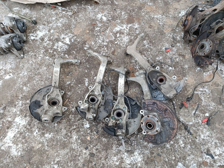 Поворотний кулак алюміній