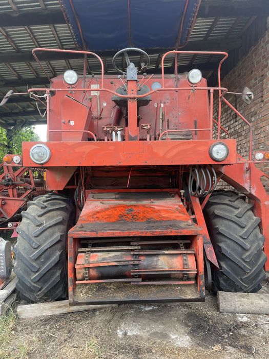 Sprzedam kombajn Bizon Z056