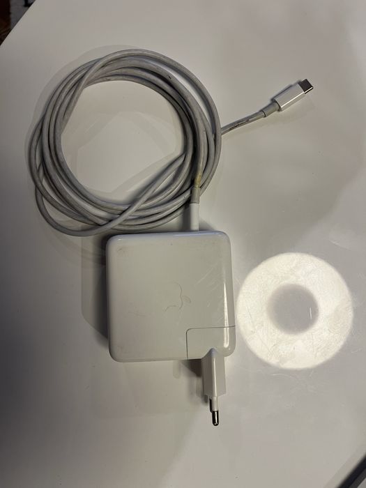 MacBook Pro 13” 2017 i5 8GB USZKODZONY EKRAN + ładowarka