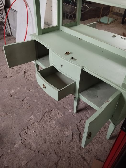 Móvel vitrine antigo