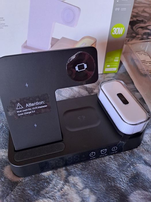 Base para carregamento 4 em 1