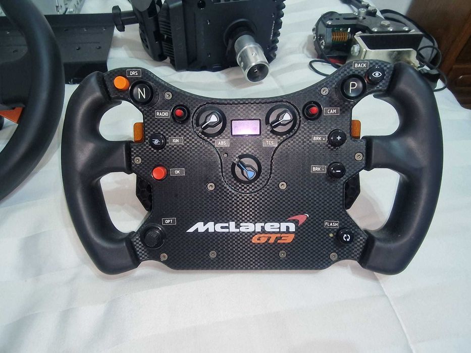 Fanatec CSL DD +Volantes McLaren e BMW + Acessórios (Estado impecável)