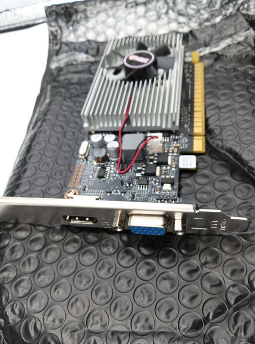 Placa Gráfica QTHREE GT 210 1G D3 64-bit