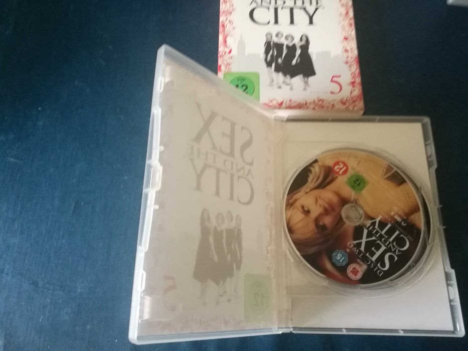 SEX AND THE CITY - SERIE 5 2XDVD (legendagem em Português)