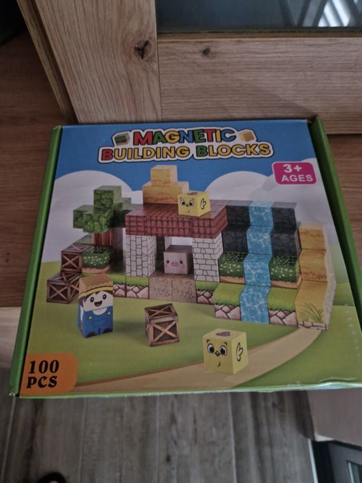 Roblox, 100 peças magnéticas para construção.  Novas