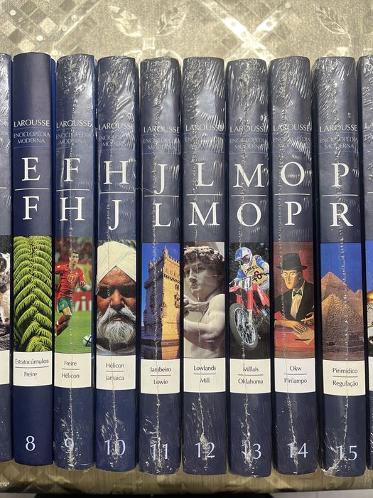 Enciclopédia Moderna Larousse | Círculo de Leitores