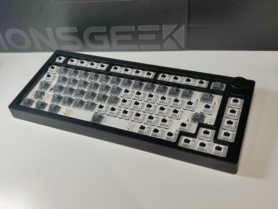 Monsgeek M1 V5 VIA ANSI Barebone kit + switches + keycaps