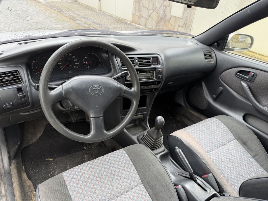 Toyota Starvan 2.0D XL - Comercial - precisa trocar correia e bomba agua