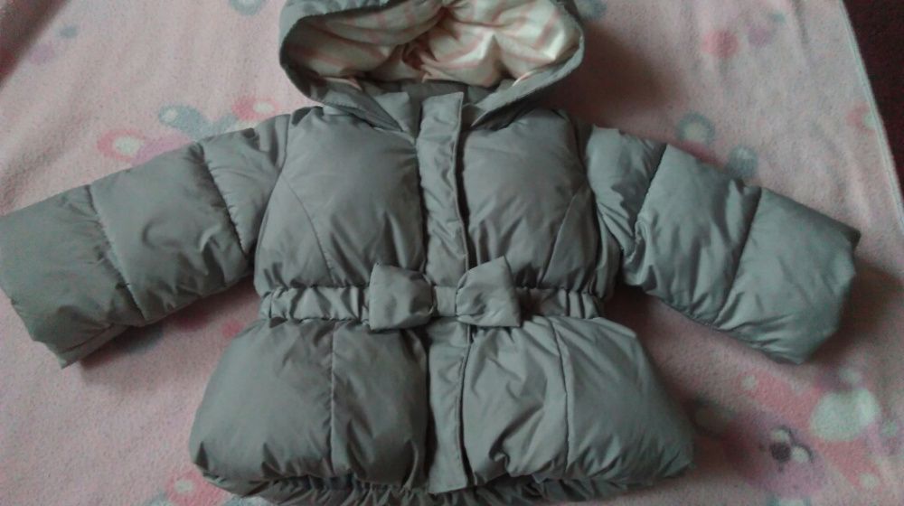 Kurteczka zimowa dziecięca BabyGap, puchowa
