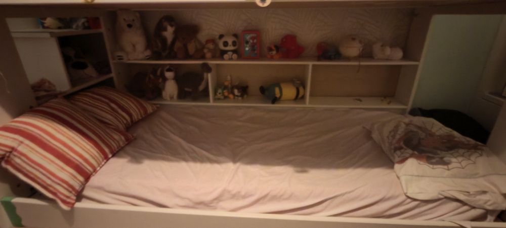 Conjunto Beliche Super Jojo e cómoda Hemnes 8 gavetas ikea