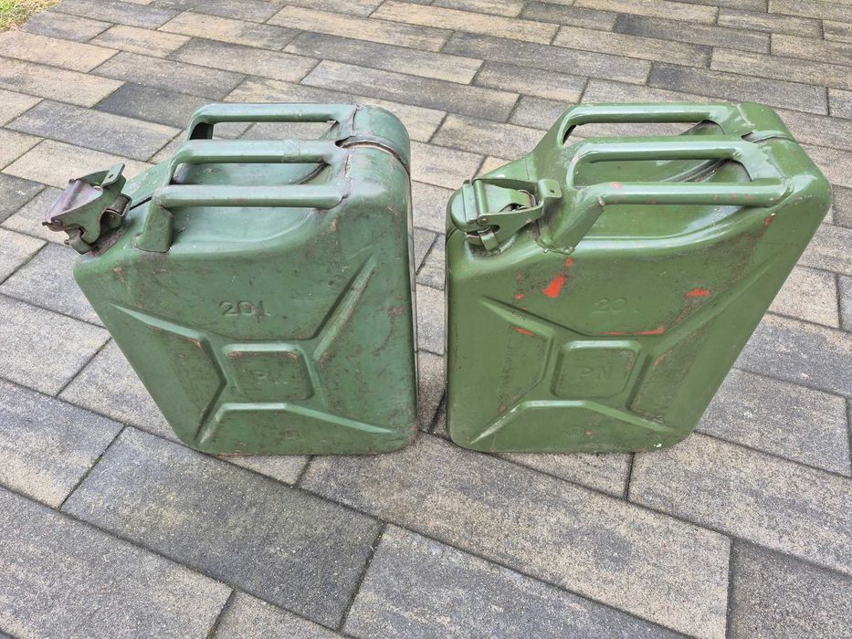 Kanister 20 L metalowy PRL. Dwie sztuki