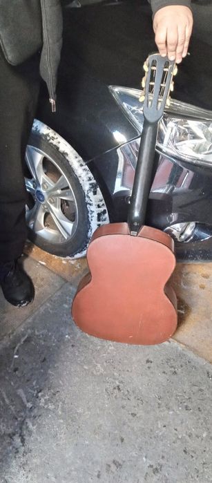 Продам гітару 6ті струну