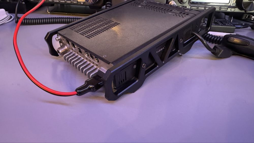 Rádio amador Yaesu ft-891 com Side Rails