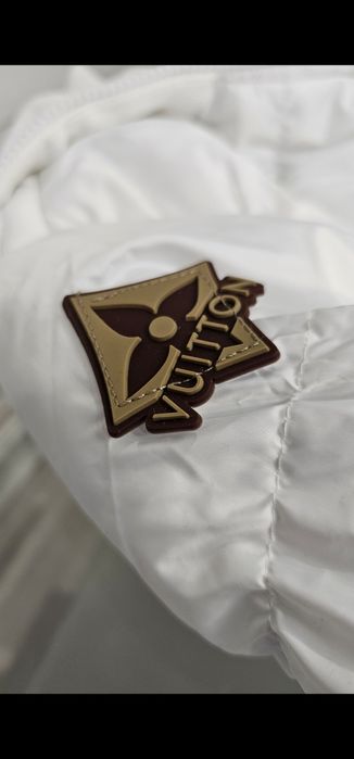 Укорочена біла куртка