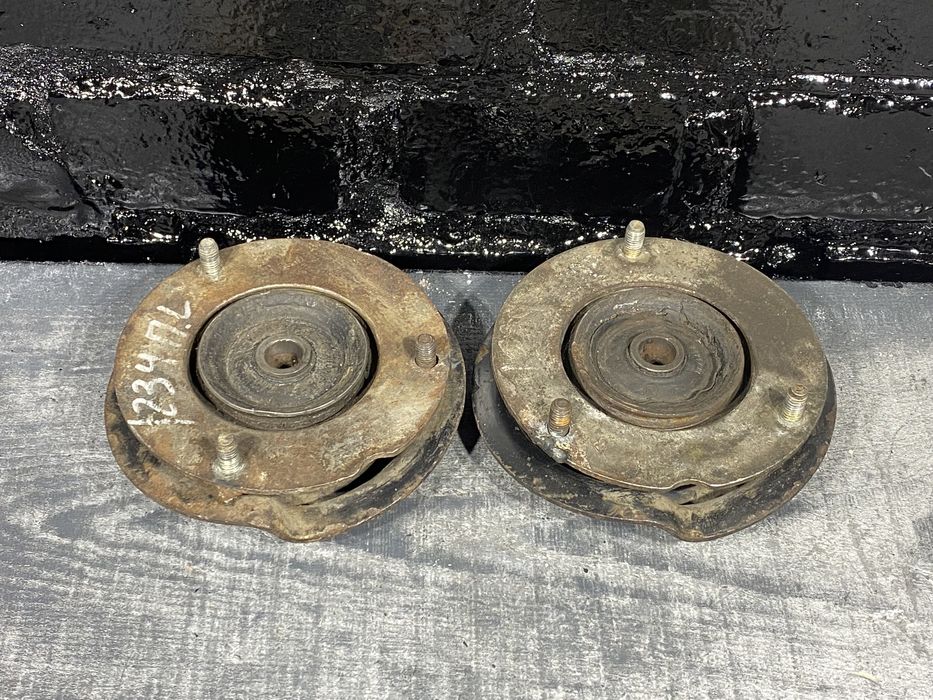 Опорнік Bmw E34