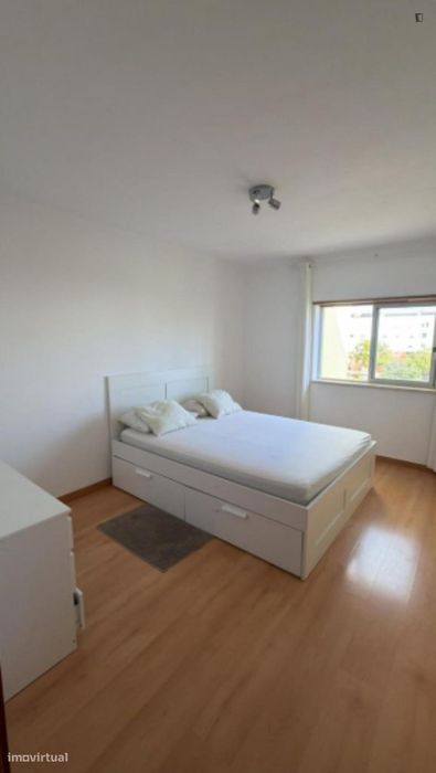 Apartamento com 3 quartos - localizado em Almada Lisbon